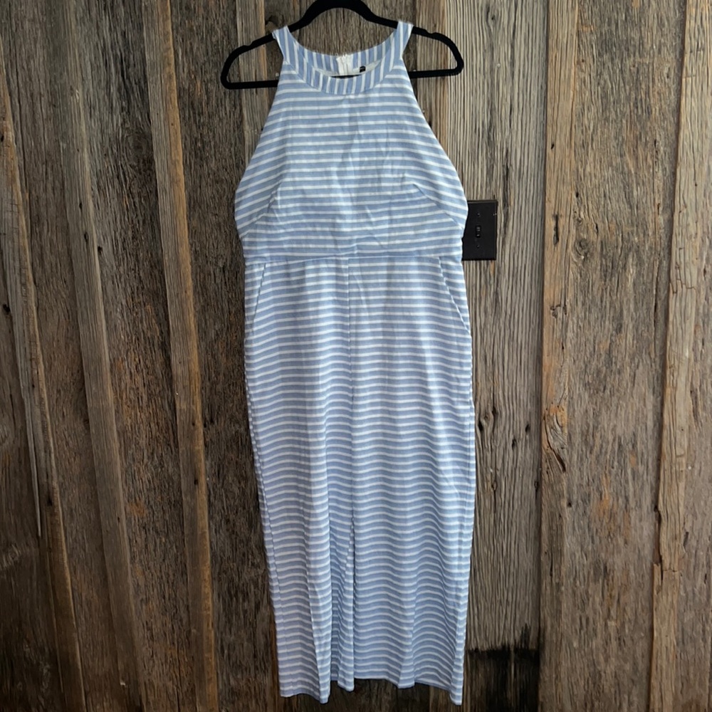 Sleeveless boutique romper size L w/pockets